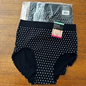 Bali one Smooth U lot of 3 pair of briefs, NEW in size extra-large